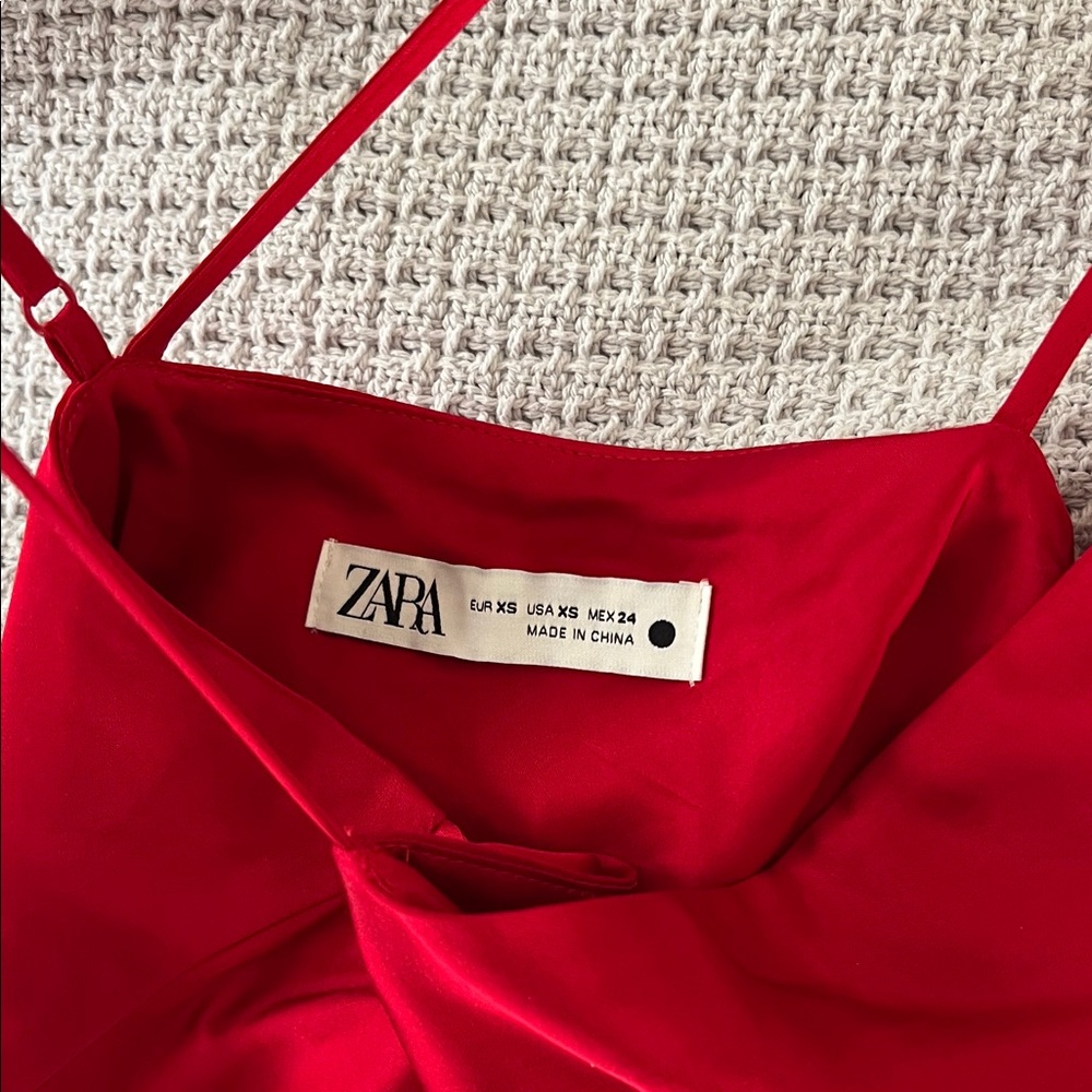 Vibrant Red One-Shoulder Style Maxi Dress - Picture 3 of 4